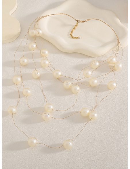 Collar multicapa con perlas