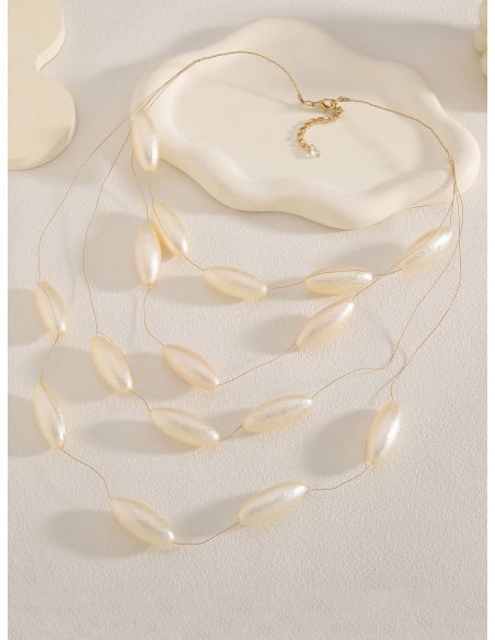 Collar multicapa con perlas