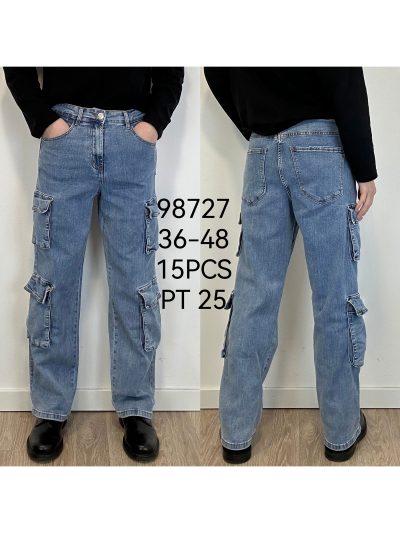 Jeans cargo corte relaxed 2