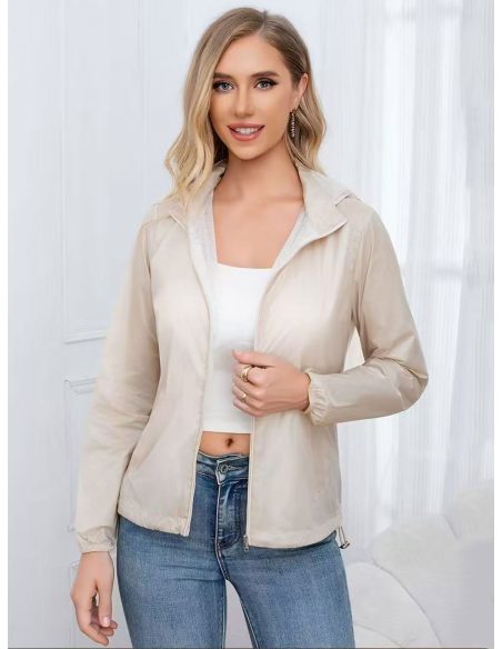 Veste coupe-vent ultralégère avec capuche