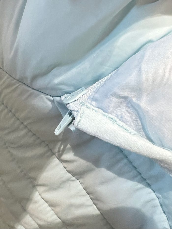 Chaleco acolchado ligero con capucha