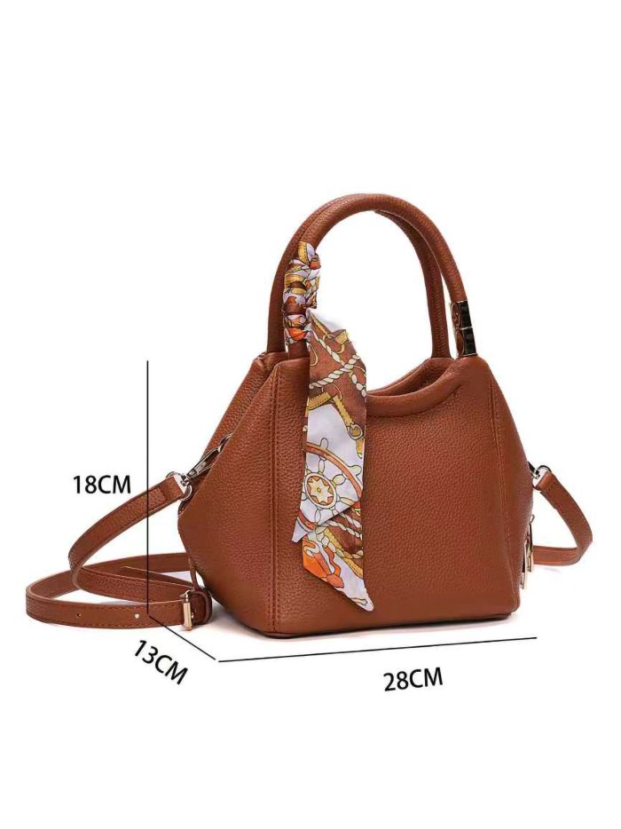 Bolso tote asa con pañuelo decorativo