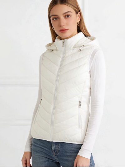 Chaleco acolchado ligero con capucha 2