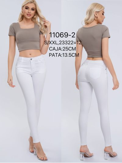 Pantalón denim pitillo blanco 2