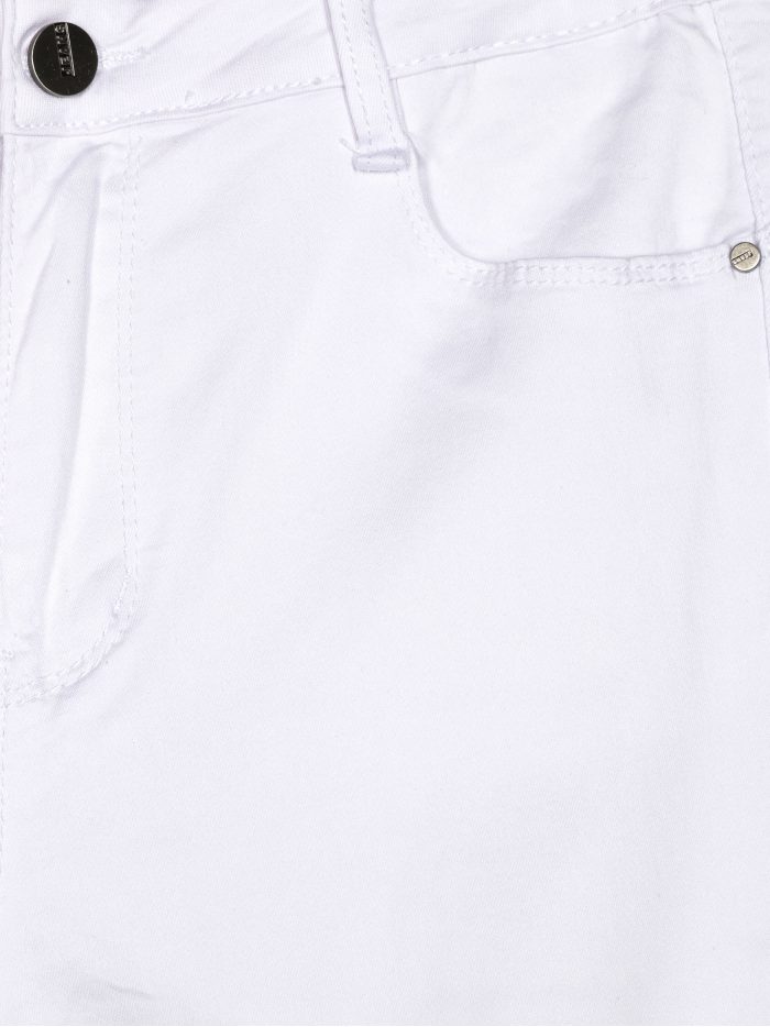 Pantalón denim pitillo blanco
