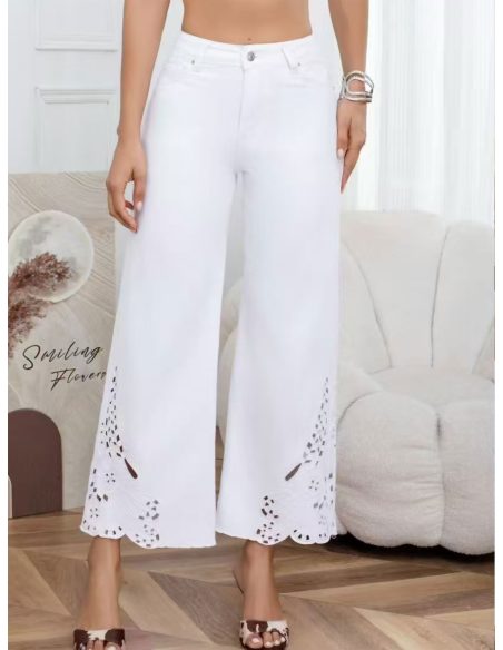 Weit geschnittene Jeans mit tiefem Schritt