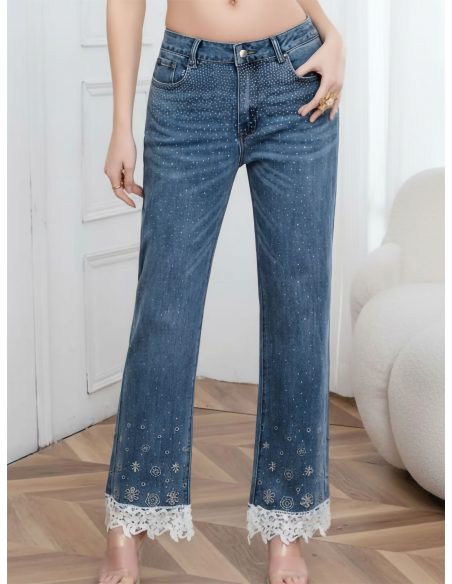 Jeans mit Strass und Spitzenbund