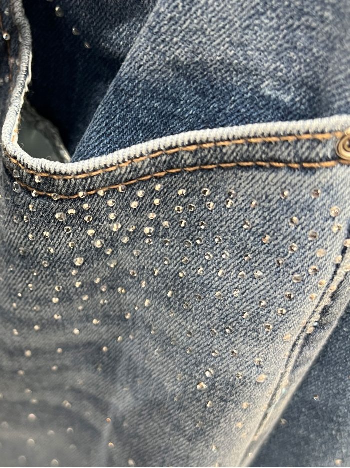 Jeans mit Strass und Spitzenbund