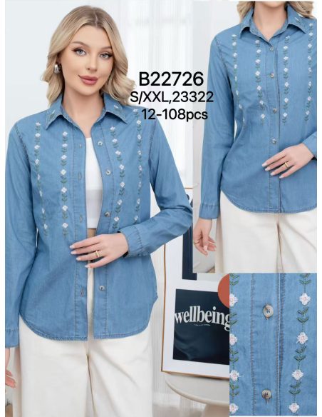 Bluse mit floralen Stickereien in Denim