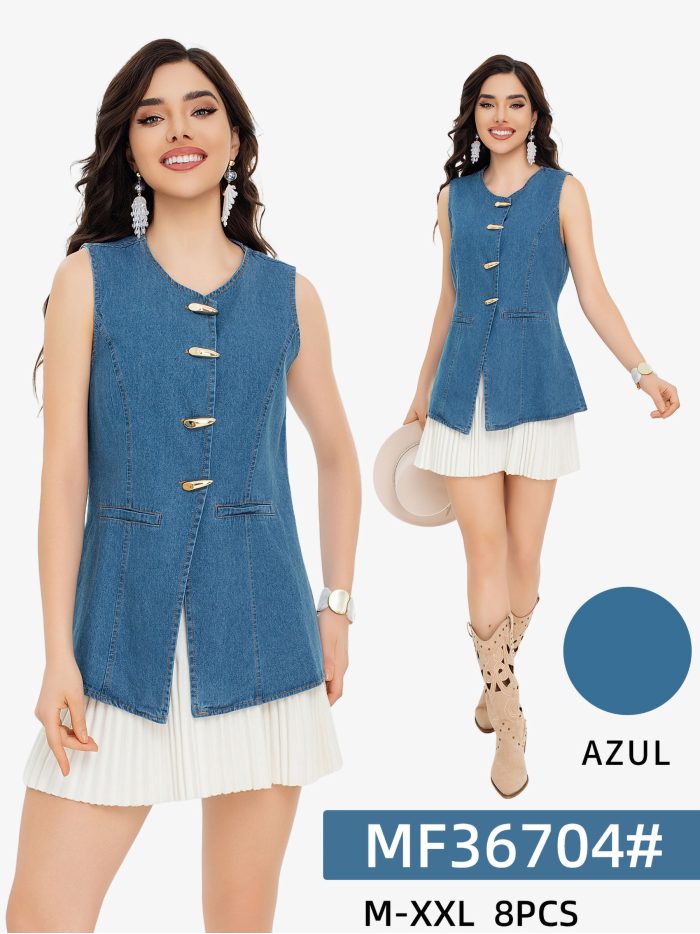 Gilet en denim avec fermetures décoratives.