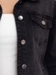 Cazadora denim negra entallada