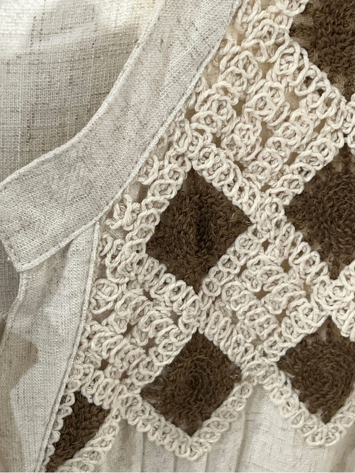 Camisa lino cuello crochet