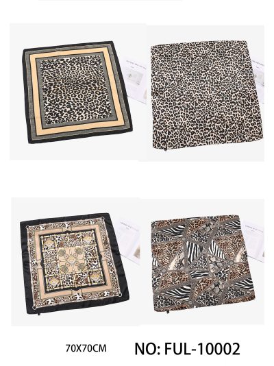 Pañuelo pequeño efecto seda animal print 2
