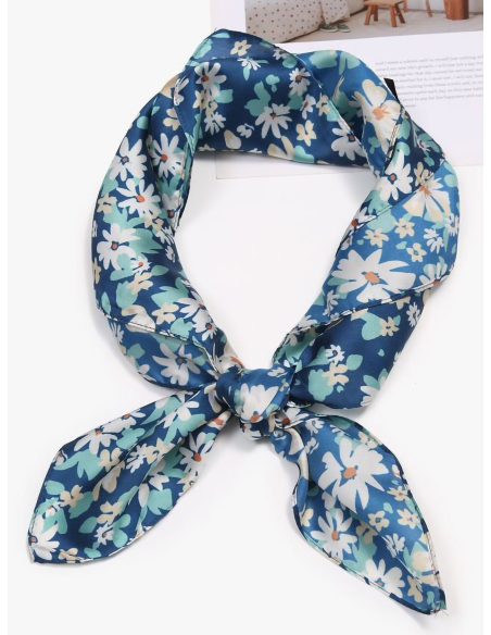 Pañuelo pequeño efecto seda florecitas
