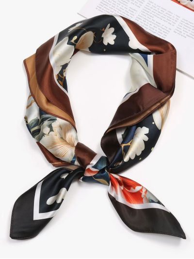 Pañuelo pequeño efecto seda floral