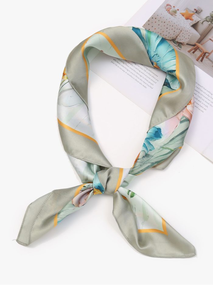 Pañuelo pequeño efecto seda flores silvestres