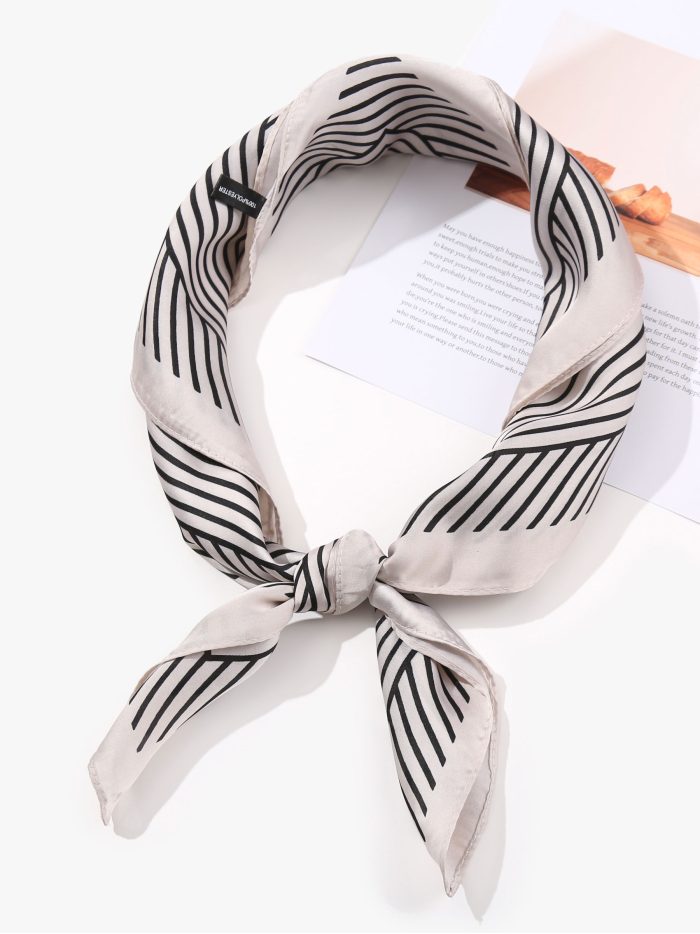 Pañuelo pequeño efecto seda líneas geométricas