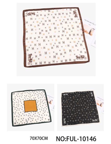 Pañuelo pequeño efecto seda letra H