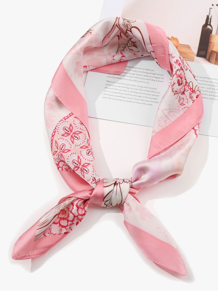 Pañuelo pequeño efecto seda flores pastel