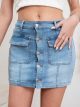 Saia-calça jeans com botões.