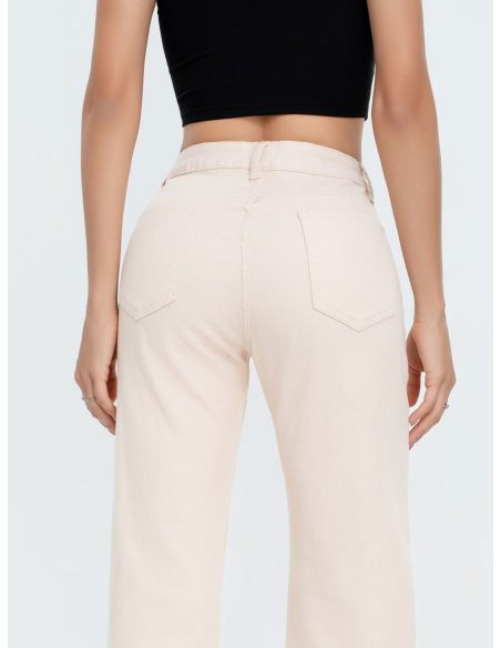 Jeans básico tamanho grande.