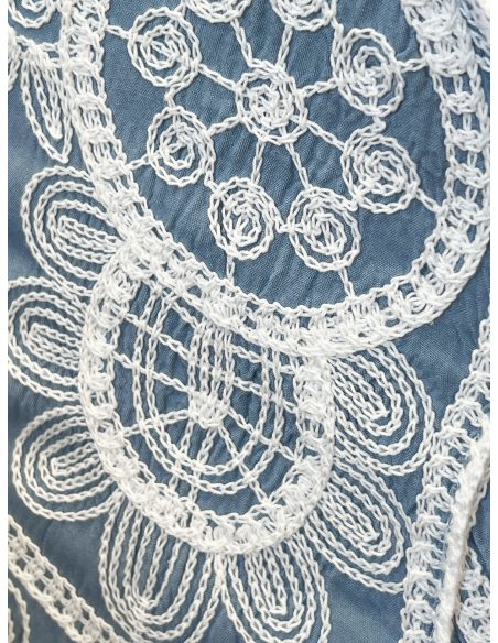 Blusa bordada guipur