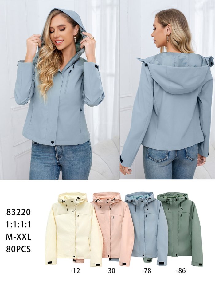 Hooded jacket with chest pocket