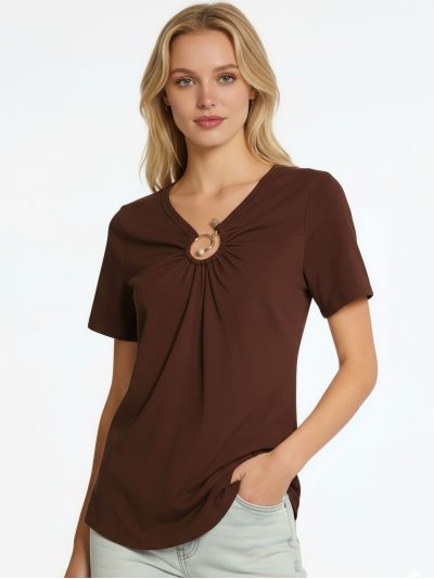 Camiseta algodón detalle aro en el escote