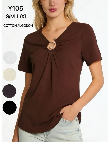 Camiseta algodón detalle aro en el escote