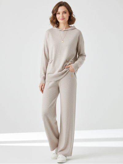 Conjunto de suéter com capuz oversized e calça