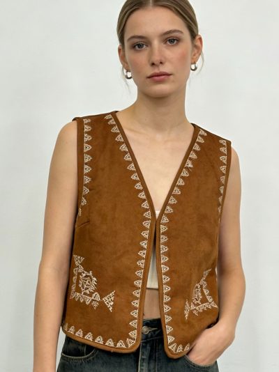 Chaleco bordado efecto ante