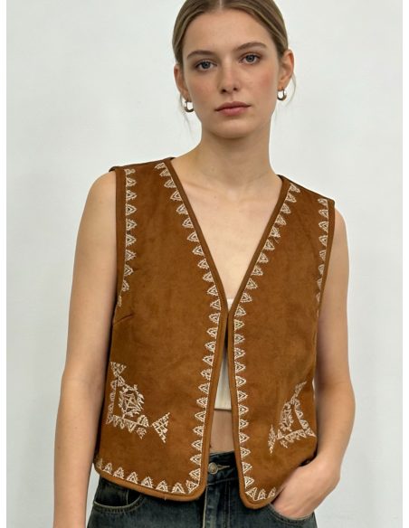 Chaleco bordado efecto ante