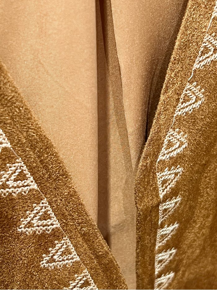 Chaleco bordado efecto ante