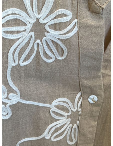 camicetta floreale ricamata