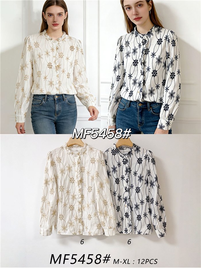 Blusa com babado frontal e estampa floral.