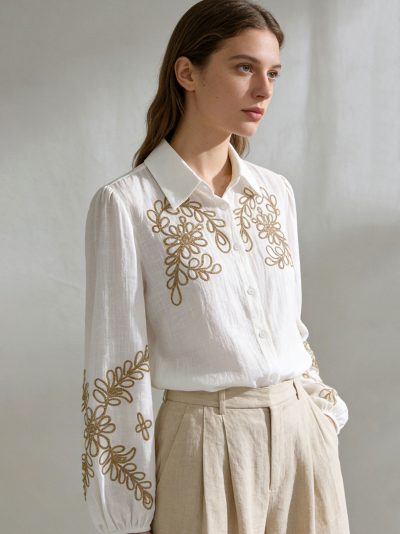 Camisa con bordado floral en relieve