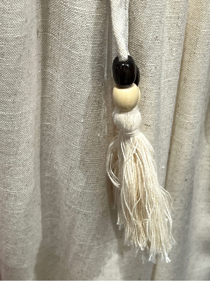 Gerade Leinenhose mit Spitze und Fransen