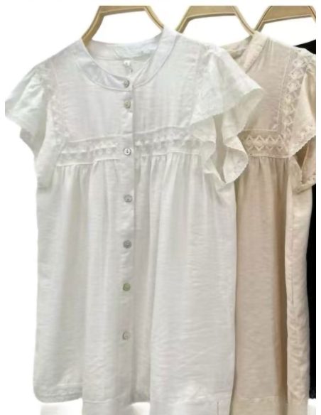 Spitzenbluse mit Rüschenärmeln