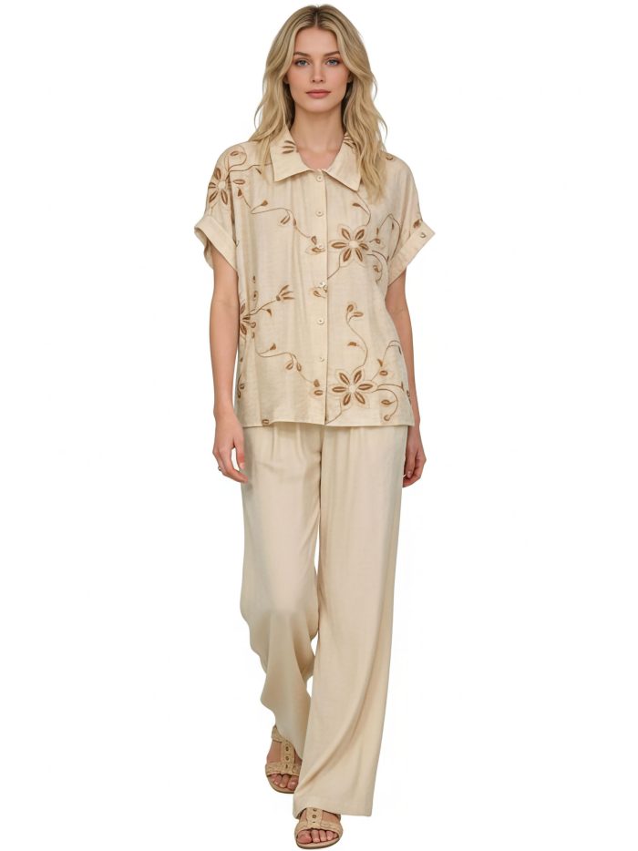 Besticktes Set aus Hemd und Hose