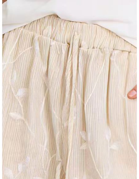 Short bordado hojas puntillas