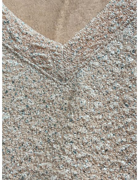 Camiseta com decote em V e glitter