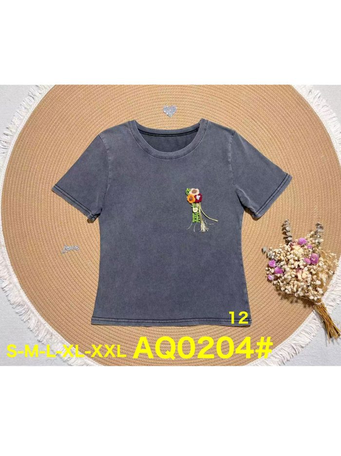 Camiseta floral de malha com efeito lavado.
