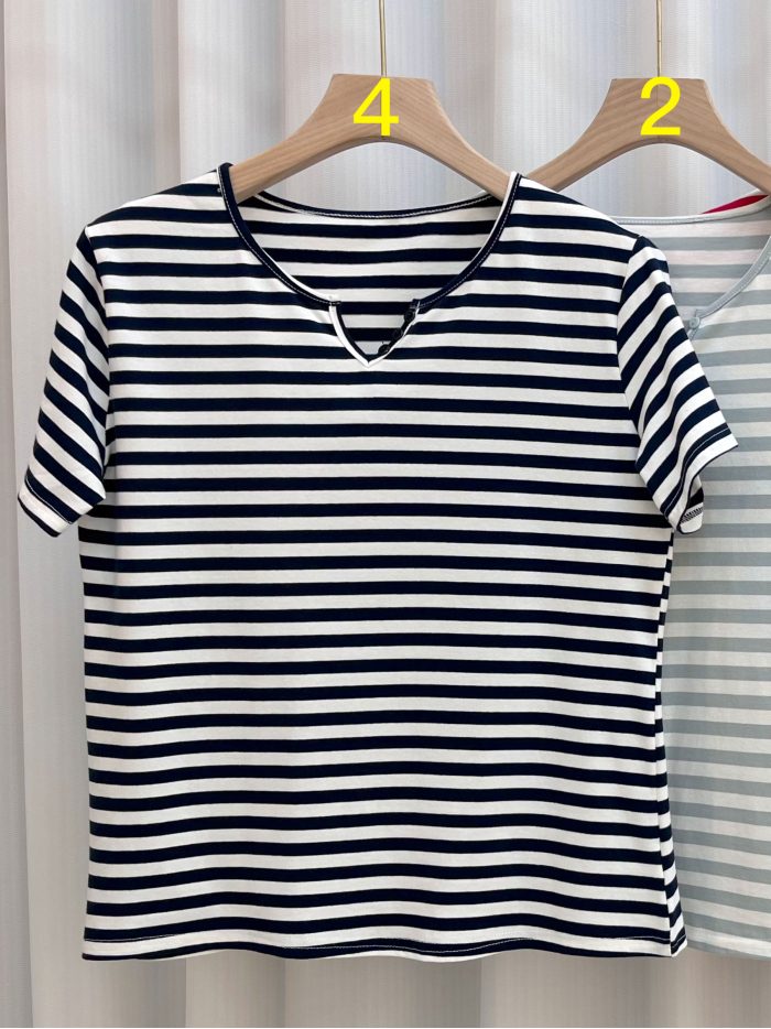 Gestreiftes Button-Down-T-Shirt