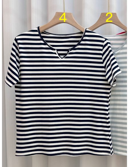Gestreiftes Button-Down-T-Shirt