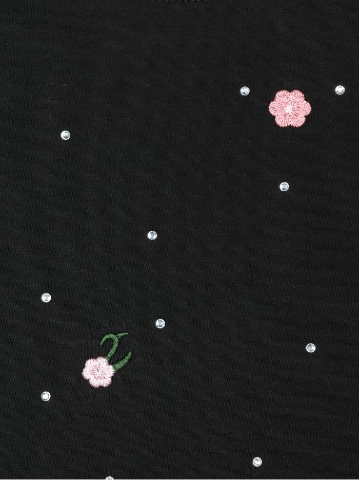 Camiseta floral bordada