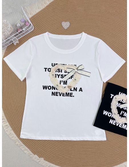 T-shirt avec texte en forme de cœur