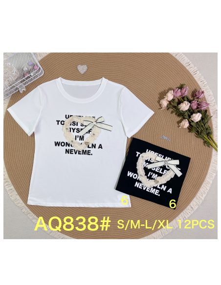 T-shirt avec texte en forme de cœur