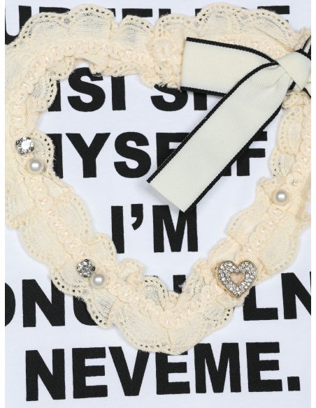 T-shirt avec texte en forme de cœur