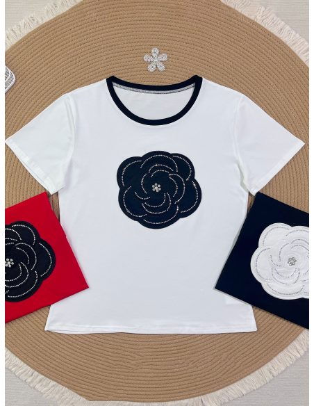 Maglietta con fiori di strass