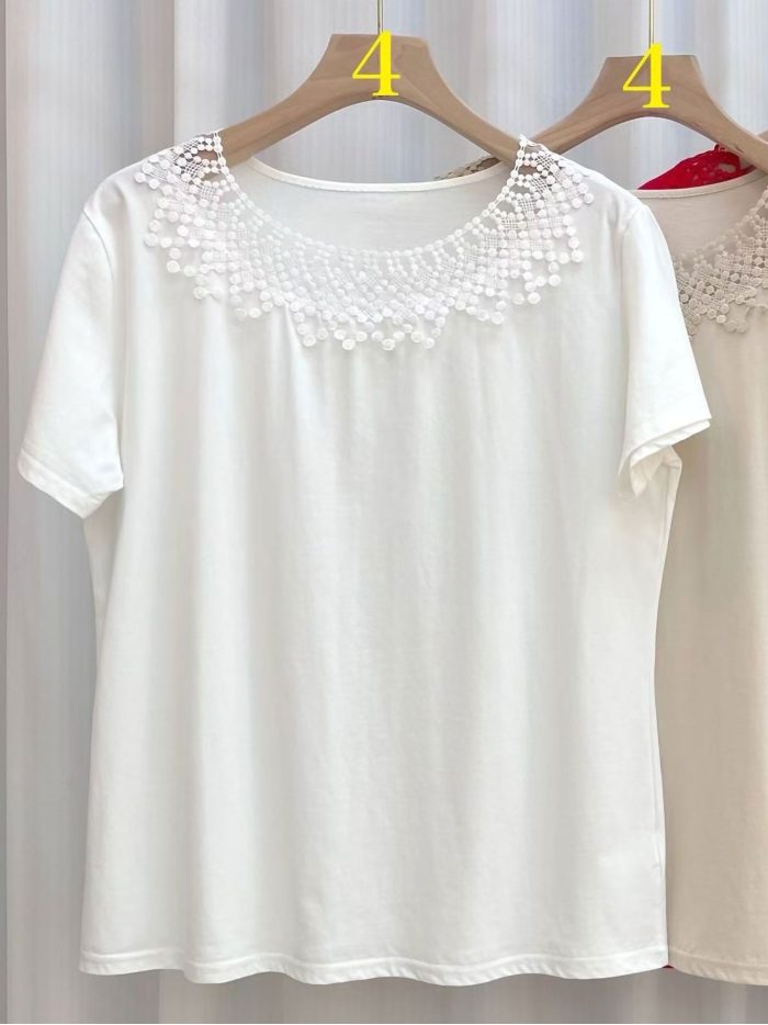 Oversized t-shirt with guipur